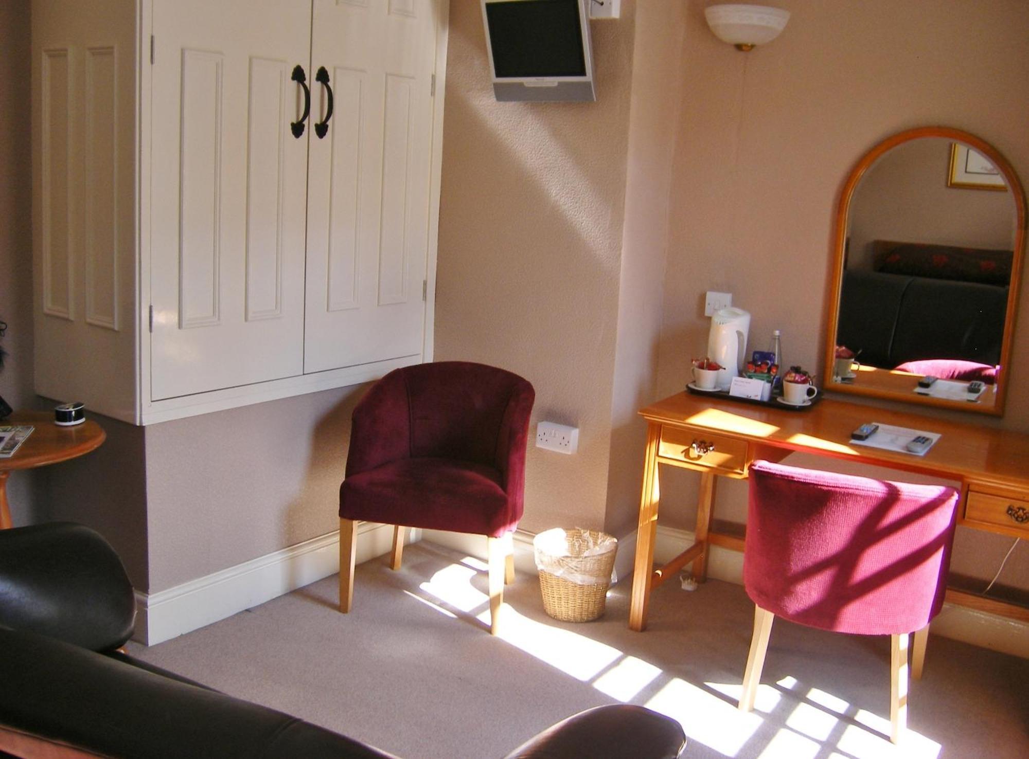 The Kings Head Hotel Abergavenny Zewnętrze zdjęcie