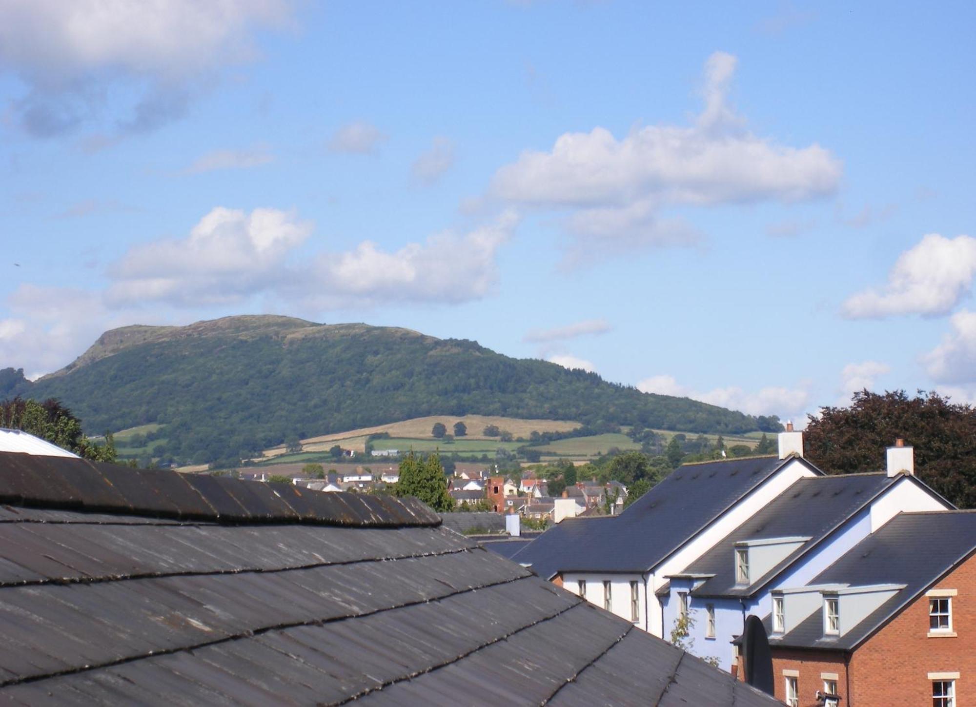 The Kings Head Hotel Abergavenny Zewnętrze zdjęcie