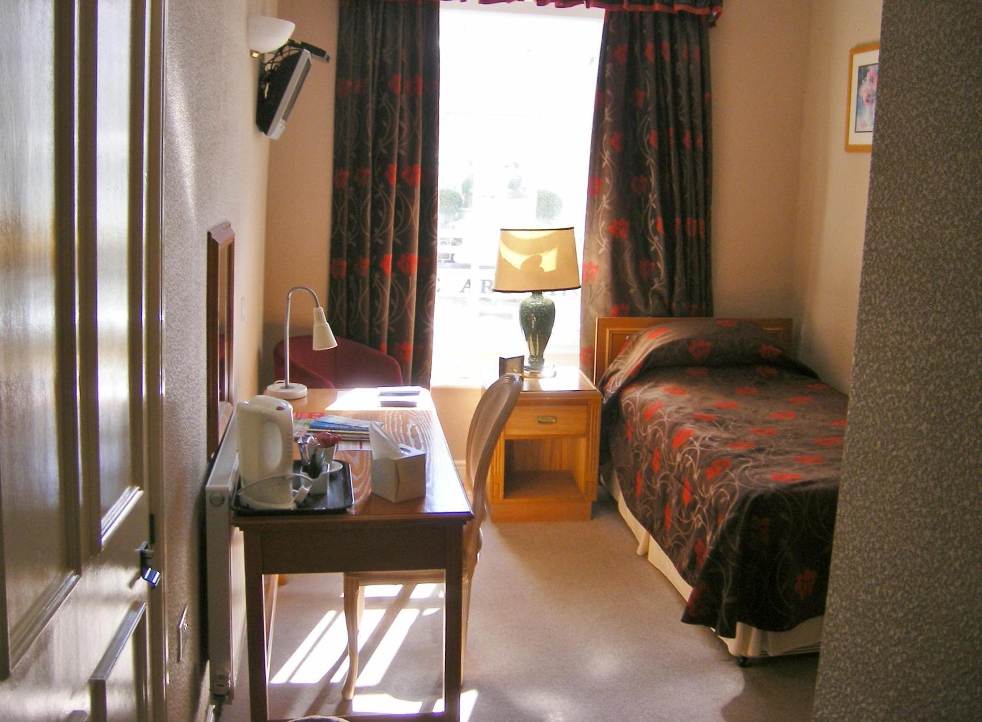 The Kings Head Hotel Abergavenny Zewnętrze zdjęcie